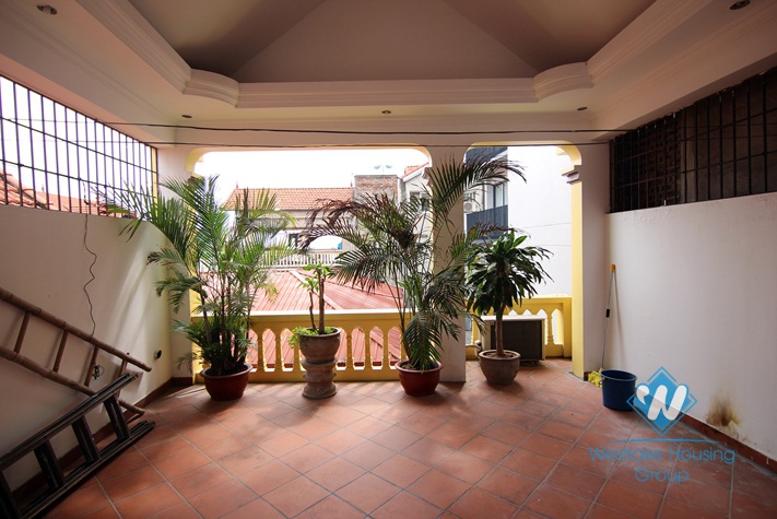 Clean house with cheap price for rent in Tay Ho district,Hanoi